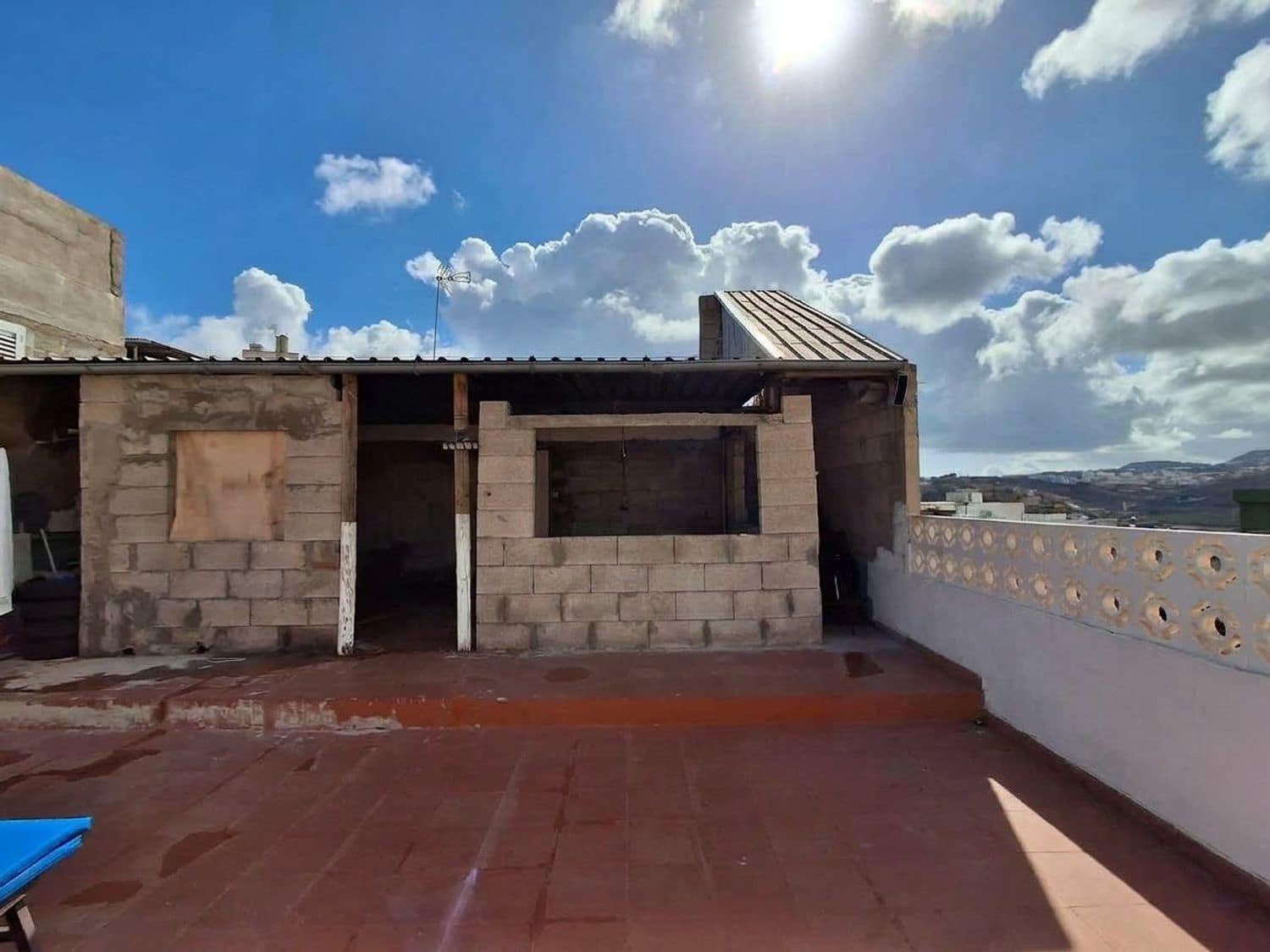 5 soveværelse Byhus til salg i Las Palmas de Gran Canaria med garage - € 275.000 (Ref: 10154377)