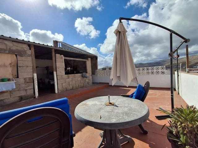 5 soveværelse Byhus til salg i Tamaraceite, Las Palmas de Gran Canaria med garage - € 275.000 (Ref: 10154377)