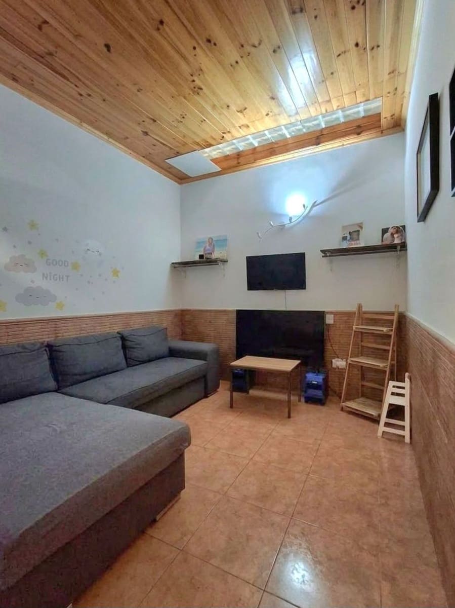 5 soveværelse Byhus til salg i Las Palmas de Gran Canaria med garage - € 275.000 (Ref: 10154377)