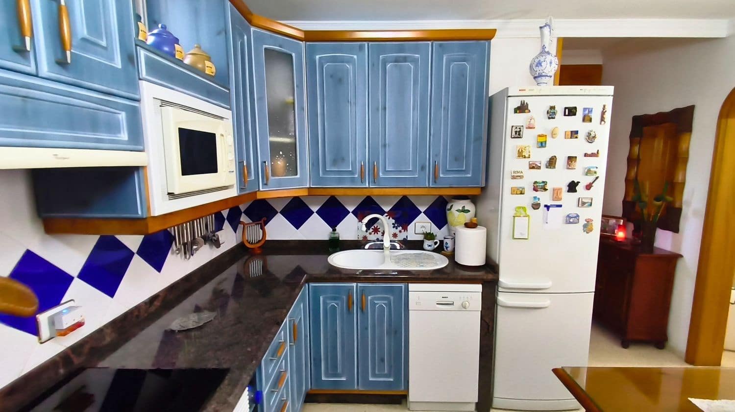 2 makuuhuone Omakotitalo myytävänä paikassa Las Palmas de Gran Canaria mukana 
autotalli - 279 000 € (Ref: 10164005)