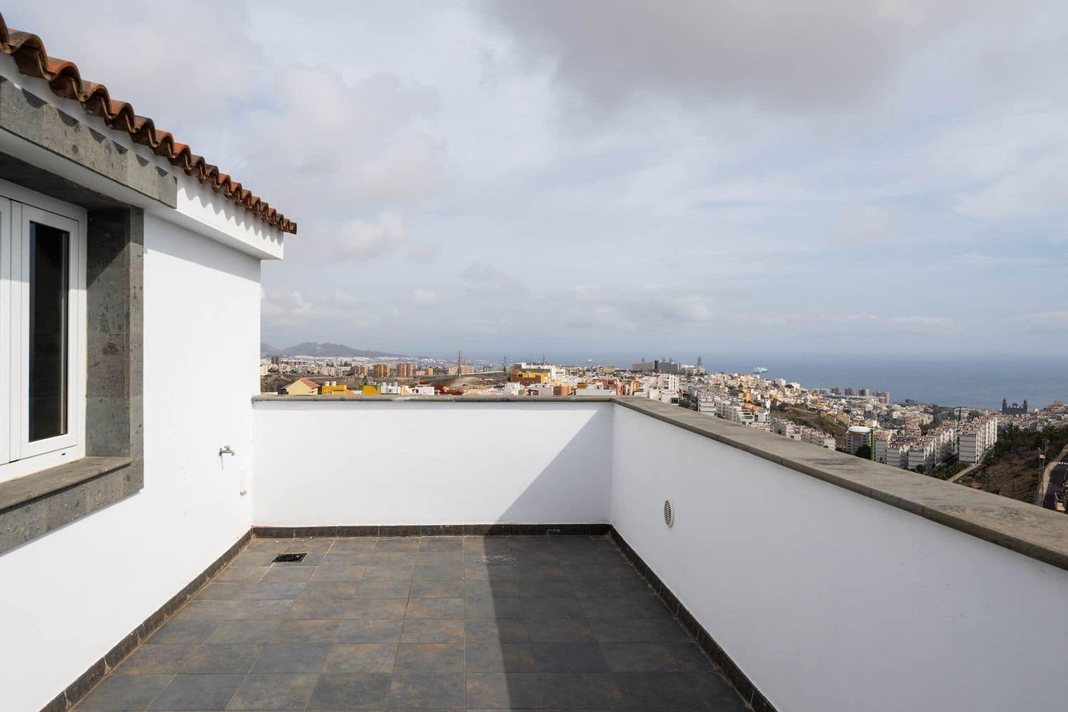 7 Zimmer Haus zu verkaufen in Las Palmas de Gran Canaria mit Garage - 890.000 € (Ref: 10165967)