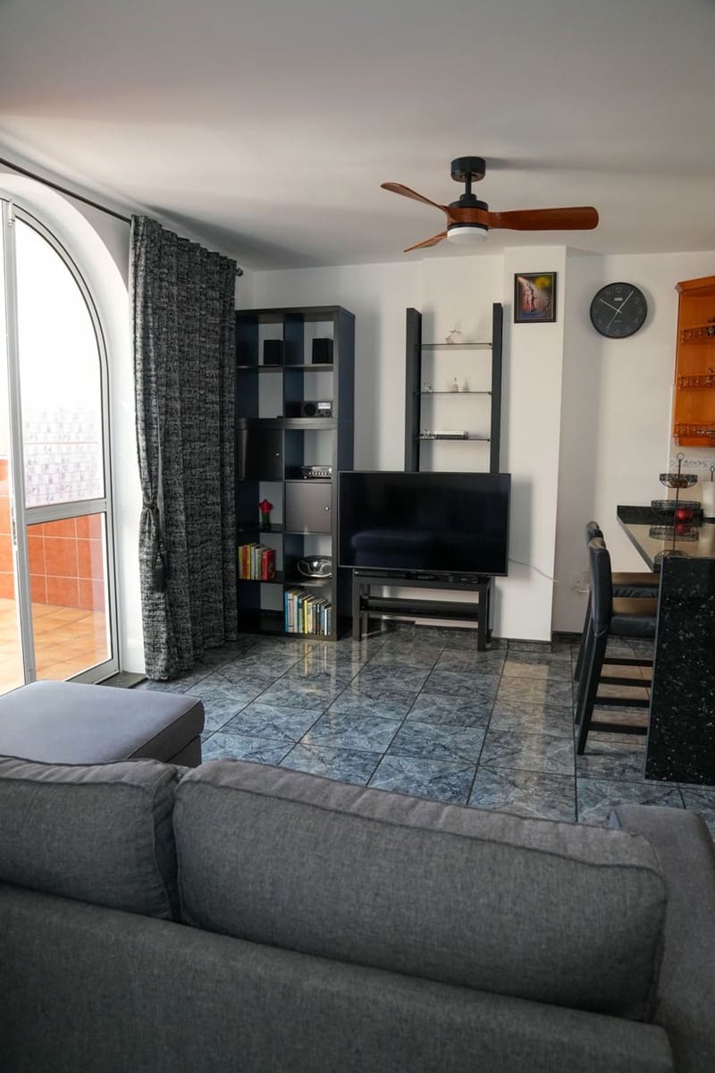3 bedroom Apartment for sale in Santa Lucia de Tirajana with garage - € 225,000 (Ref: 10165968)