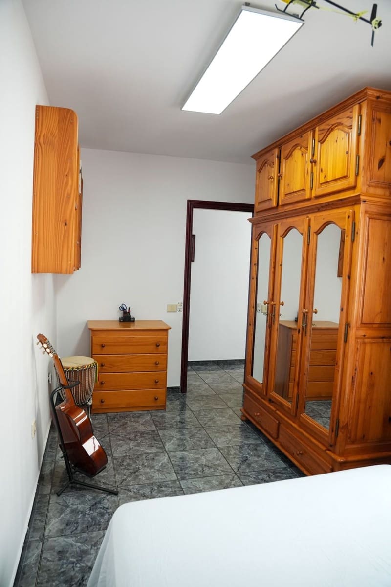 3 bedroom Apartment for sale in Santa Lucia de Tirajana with garage - € 225,000 (Ref: 10165968)