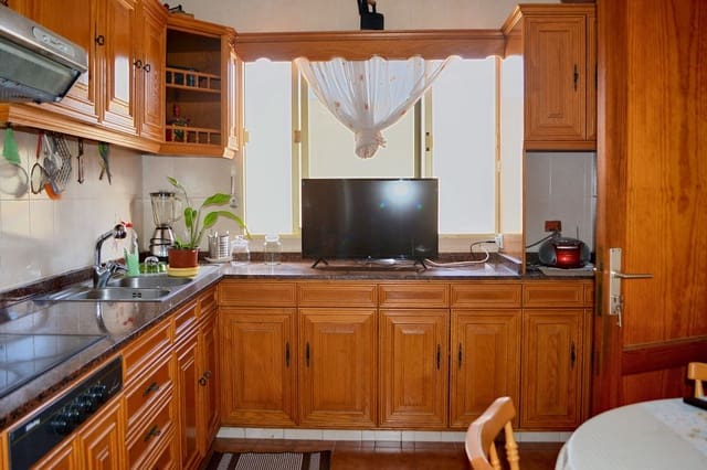 5 soveværelse Villa til salg i Santa Brígida med garage - € 353.000 (Ref: 10168034)