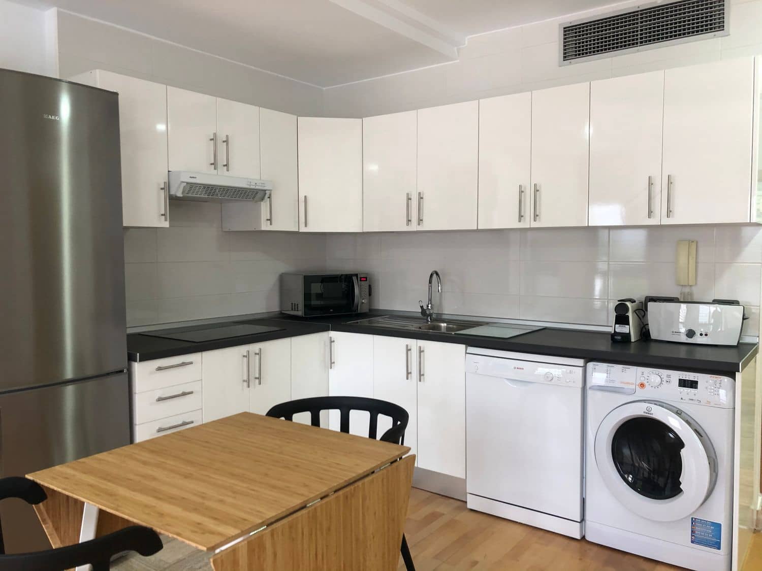 2 bedroom Apartment for rent in Las Palmas de Gran Canaria with garage - € 1,050 (Ref: 4822359)