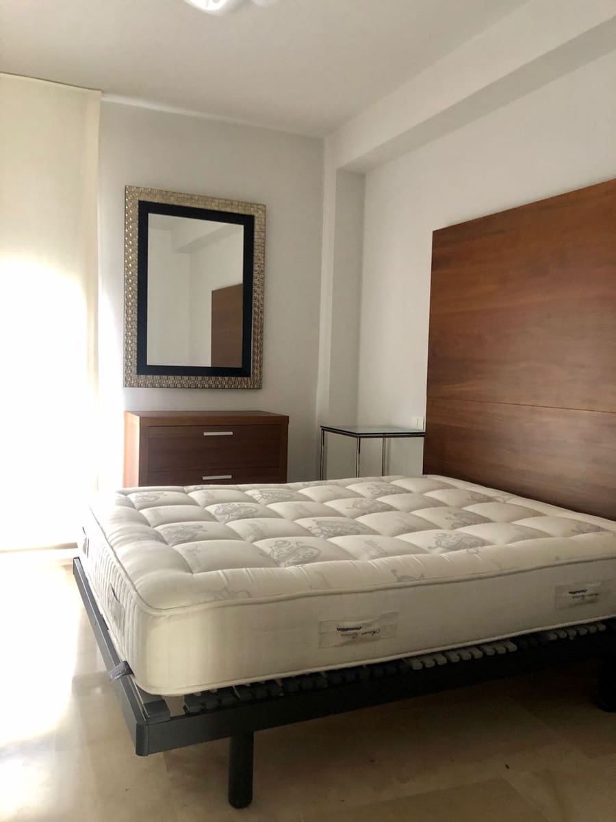 3 slaapkamer Appartement te huur in Las Palmas de Gran Canaria met garage - € 1.200 (Ref: 5556496)