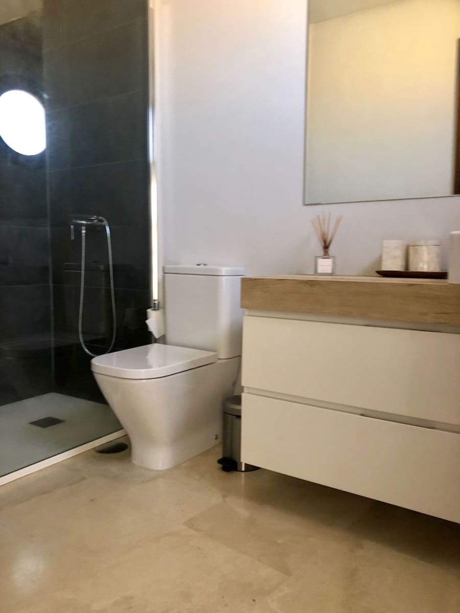 3 slaapkamer Appartement te huur in Las Palmas de Gran Canaria met garage - € 1.200 (Ref: 5556496)