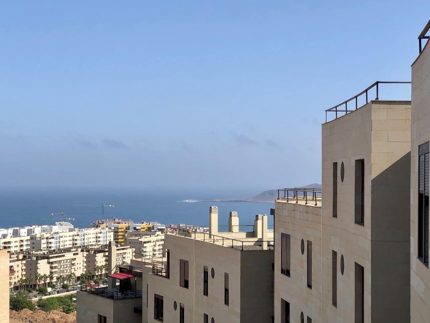 3 slaapkamer Appartement te huur in Las Palmas de Gran Canaria met garage - € 1.200 (Ref: 5556496)
