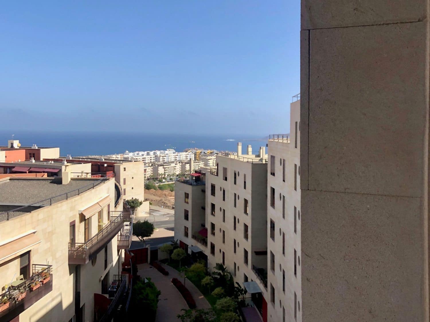 3 slaapkamer Appartement te huur in Las Palmas de Gran Canaria met garage - € 1.200 (Ref: 5556496)