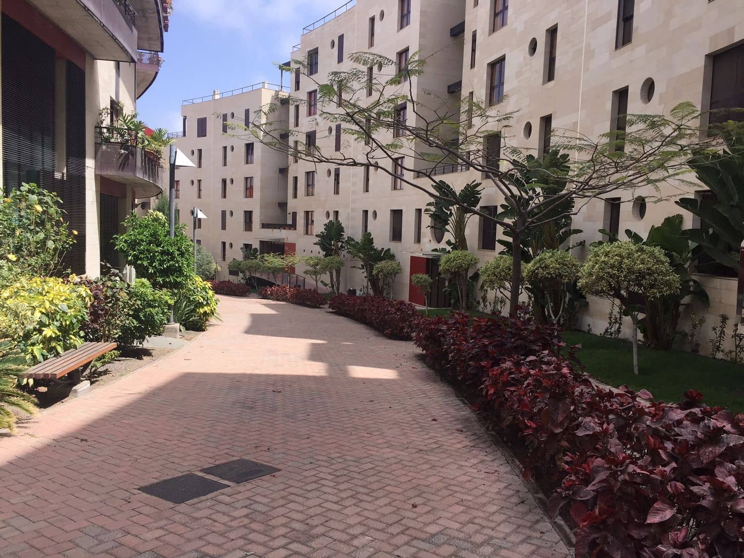 3 slaapkamer Appartement te huur in Las Palmas de Gran Canaria met garage - € 1.200 (Ref: 5556496)