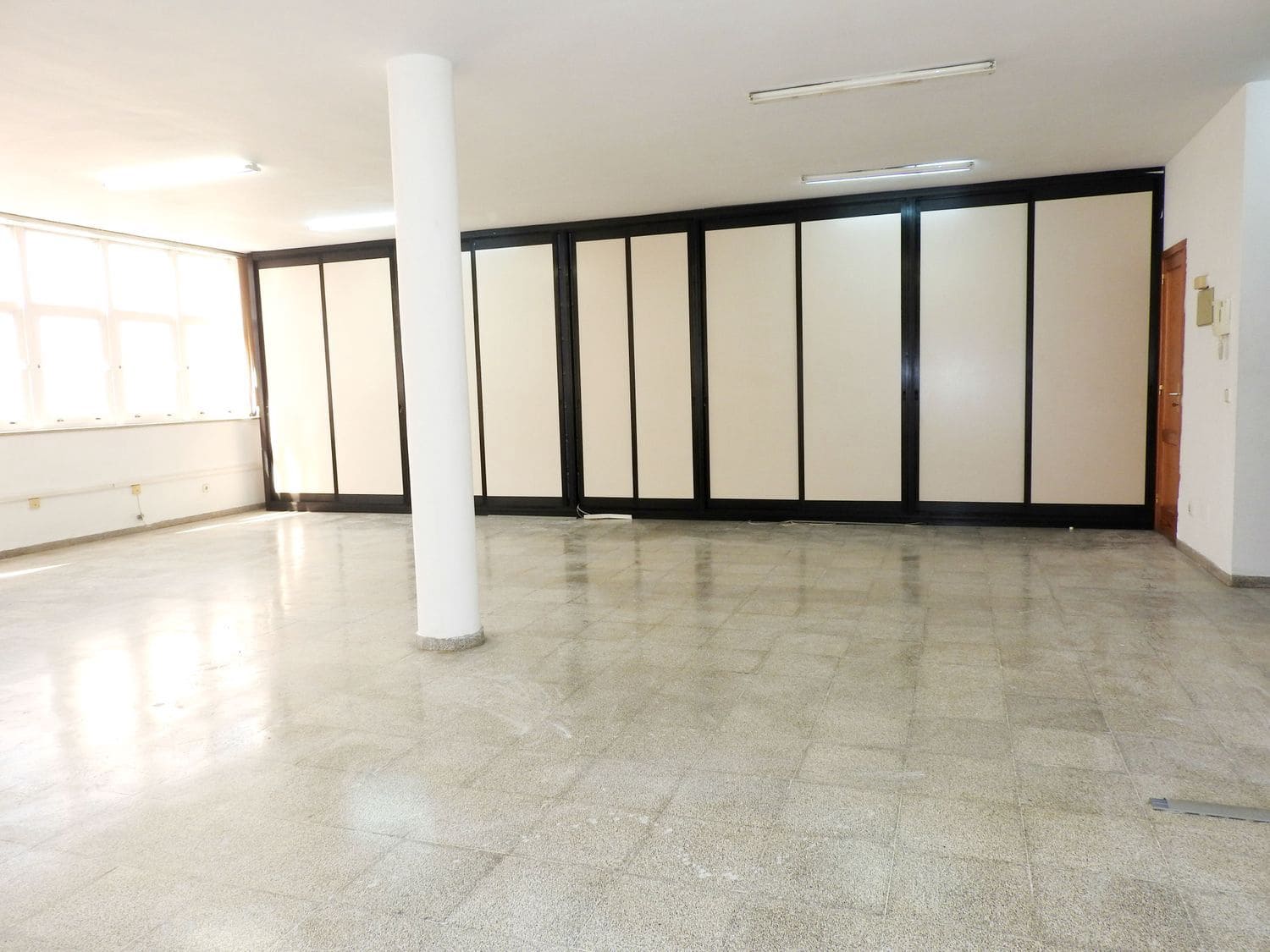 Office for rent in Las Palmas de Gran Canaria - € 650 (Ref: 5706316)