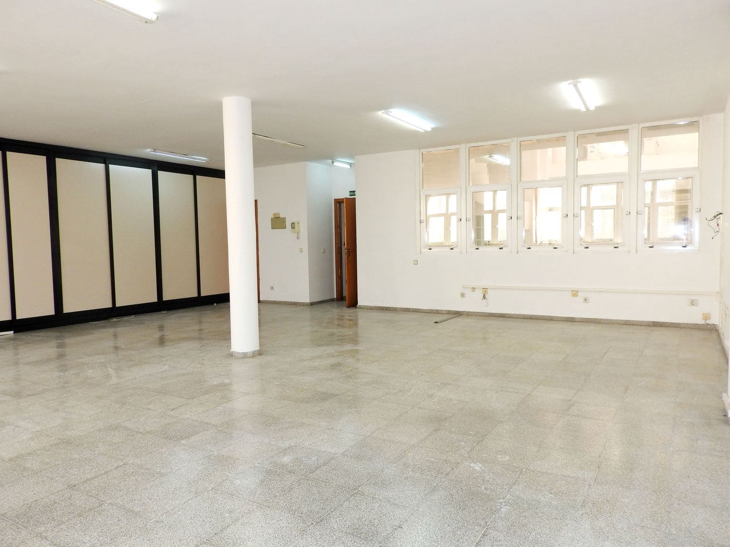 Office for rent in Las Palmas de Gran Canaria - € 650 (Ref: 5706316)