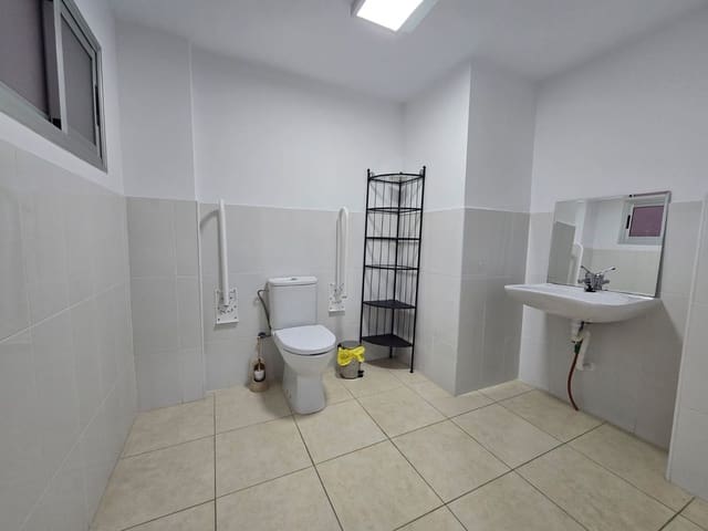 Office for rent in Ciudad Jardín, Las Palmas de Gran Canaria - € 675 (Ref: 6037813)