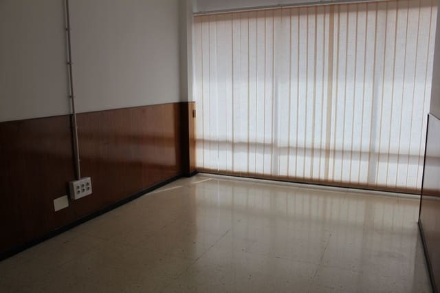 Office for rent in Ciudad Jardín, Las Palmas de Gran Canaria - € 675 (Ref: 6037813)