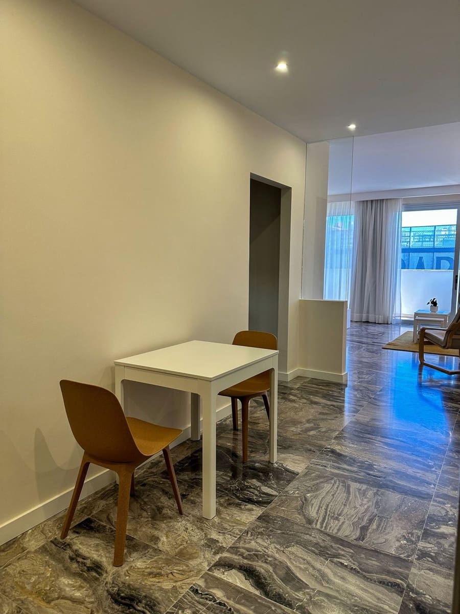 Apartment for rent in Las Palmas de Gran Canaria with garage - € 900 (Ref: 7394046)