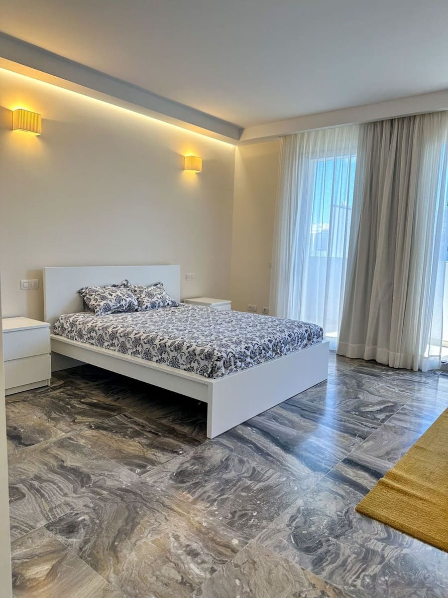 Apartment for rent in Las Palmas de Gran Canaria with garage - € 900 (Ref: 7394046)