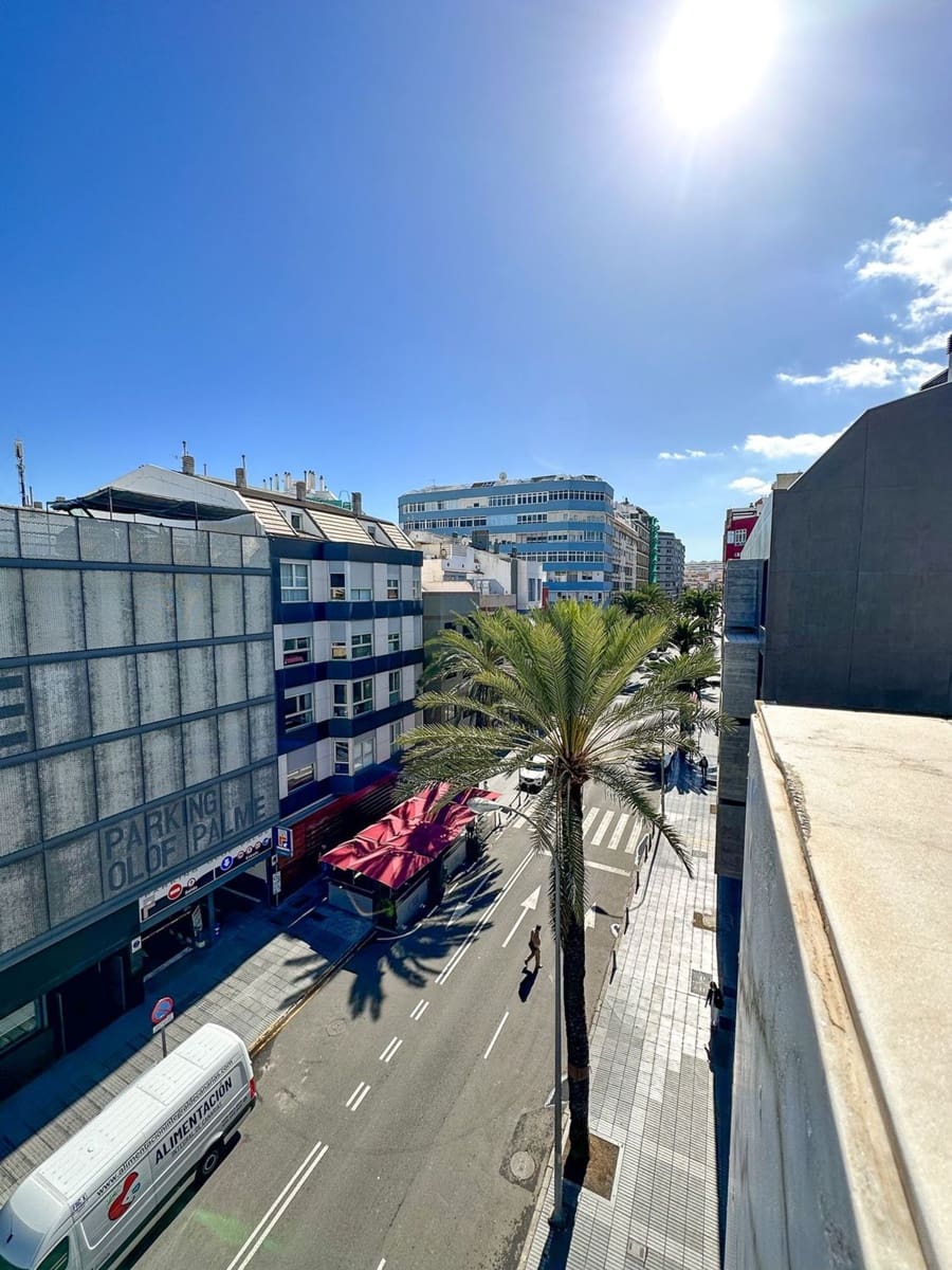 Apartment for rent in Las Palmas de Gran Canaria with garage - € 900 (Ref: 7394046)