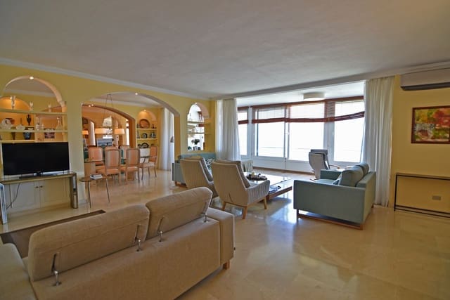 Casa de 5 habitaciones en San Agustín, San Bartolomé de Tirajana en venta con piscina garaje - 850.000 € (Ref: 7604613)