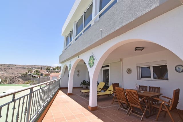5 bedroom Townhouse for sale in San Agustín, San Bartolomé de Tirajana with pool garage - € 850,000 (Ref: 7604613)