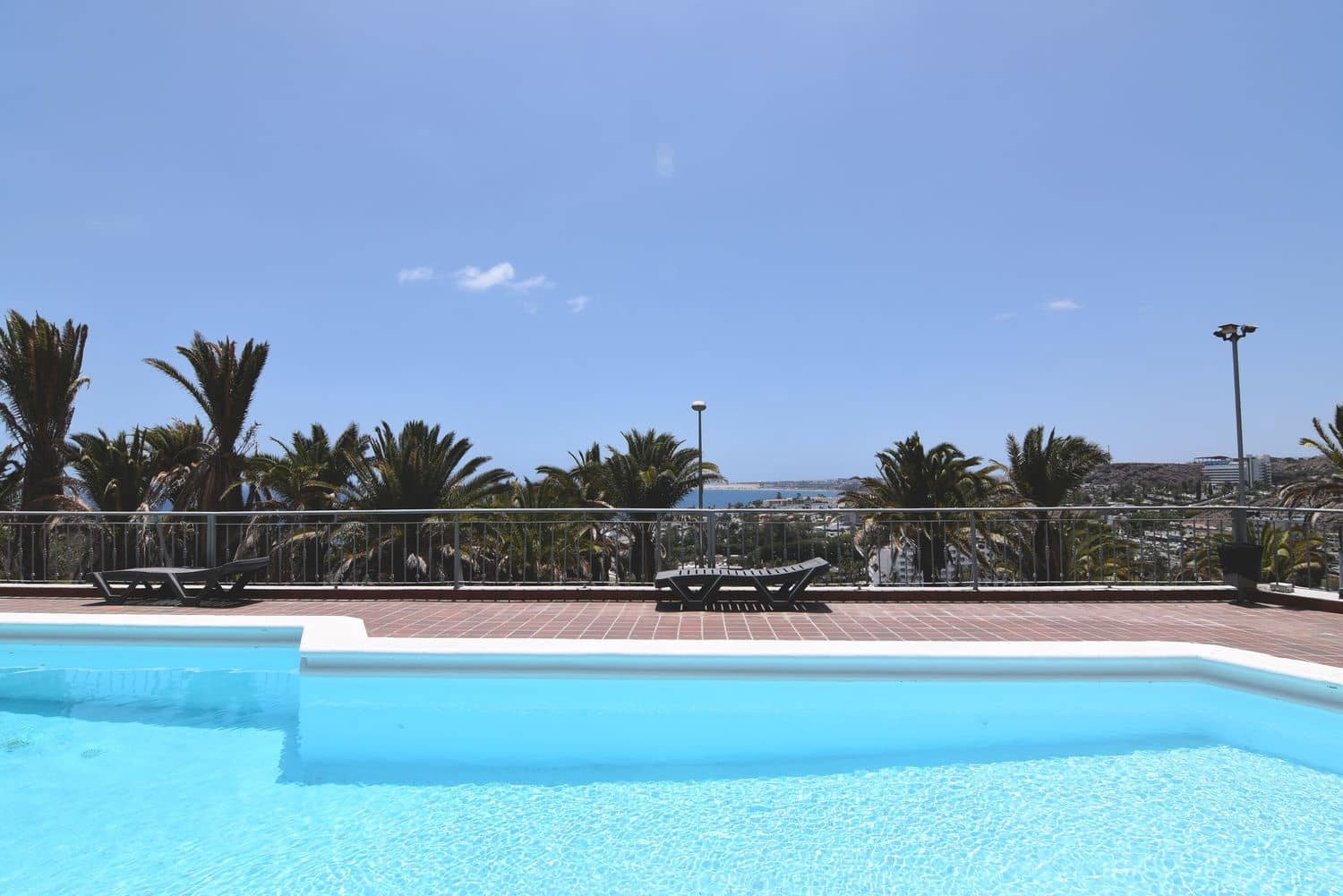 5 quarto Casa em Banda para venda em San Bartolome de Tirajana com piscina garagem - 850 000 € (Ref: 7604613)