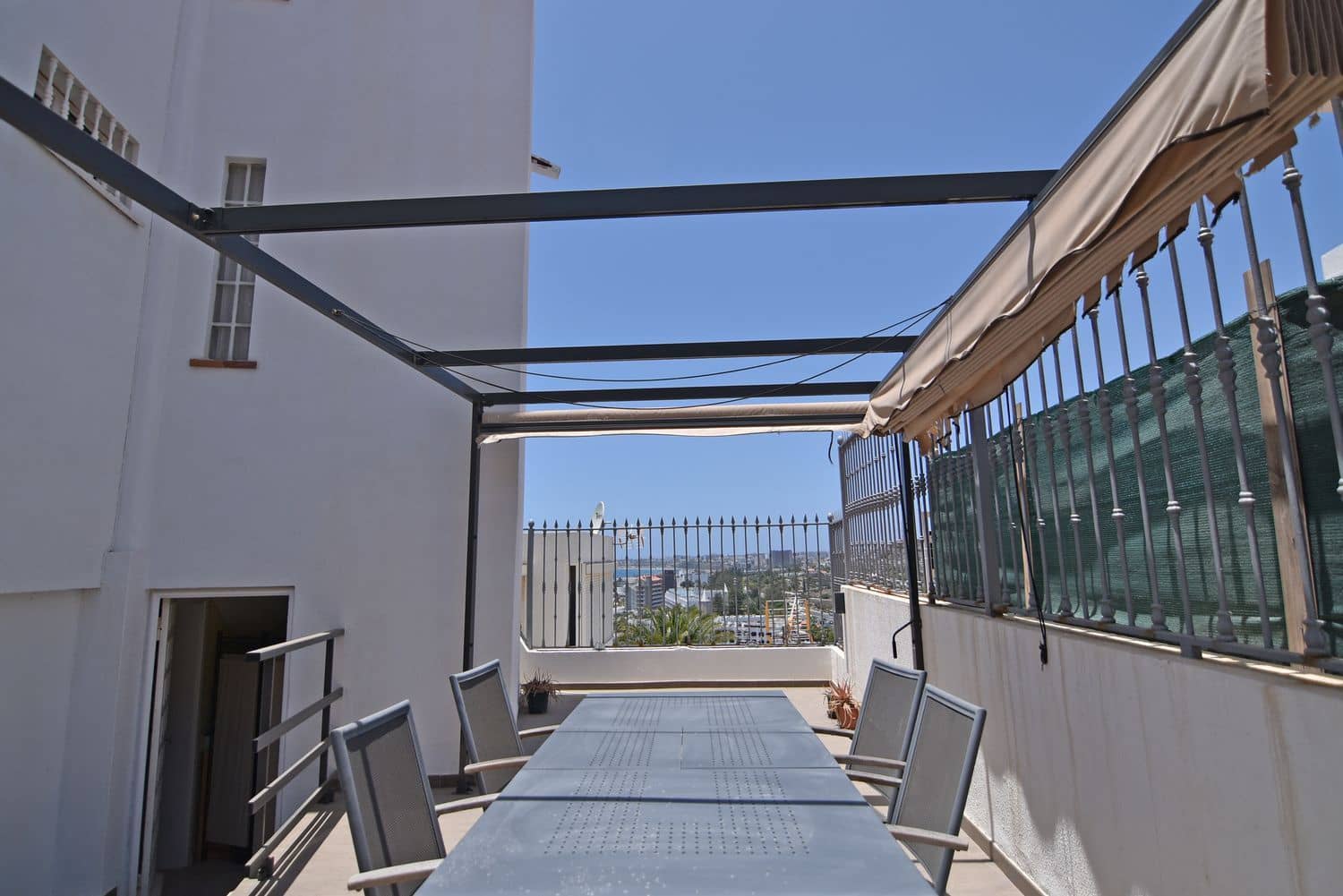 5 quarto Casa em Banda para venda em San Bartolome de Tirajana com piscina garagem - 850 000 € (Ref: 7604613)