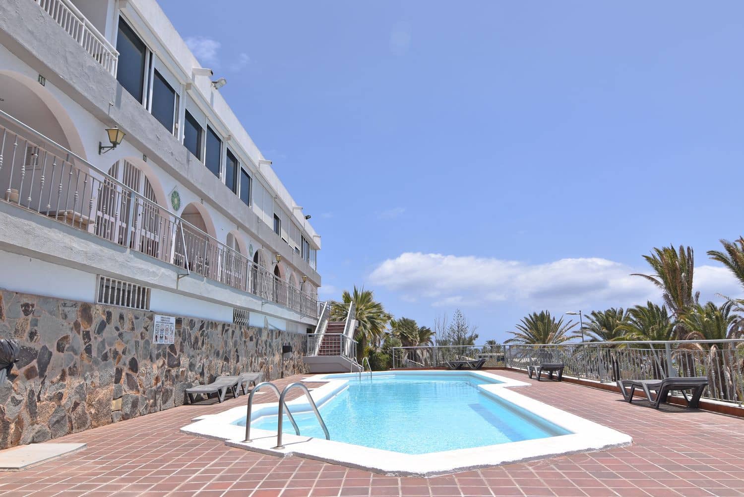 5 quarto Casa em Banda para venda em San Bartolome de Tirajana com piscina garagem - 850 000 € (Ref: 7604613)