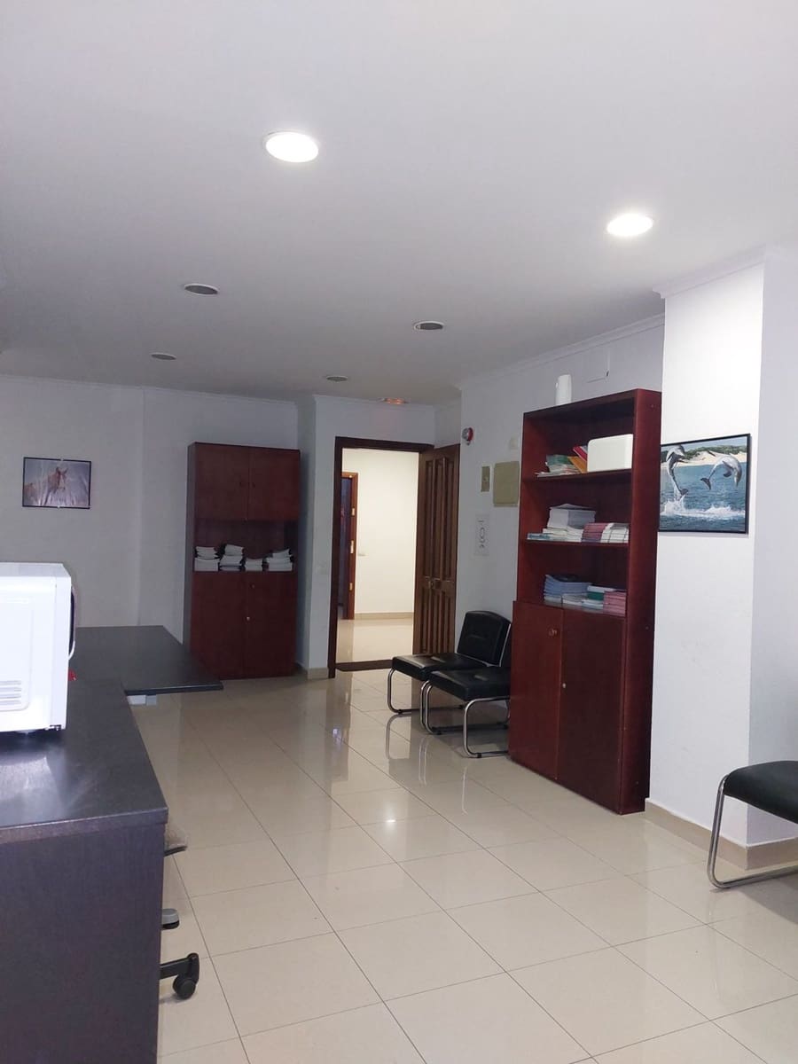 Office for rent in Las Palmas de Gran Canaria - € 225 (Ref: 7713949)