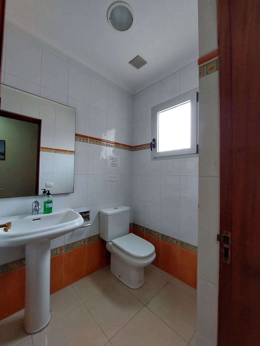 Office for rent in Las Palmas de Gran Canaria - € 225 (Ref: 7713949)