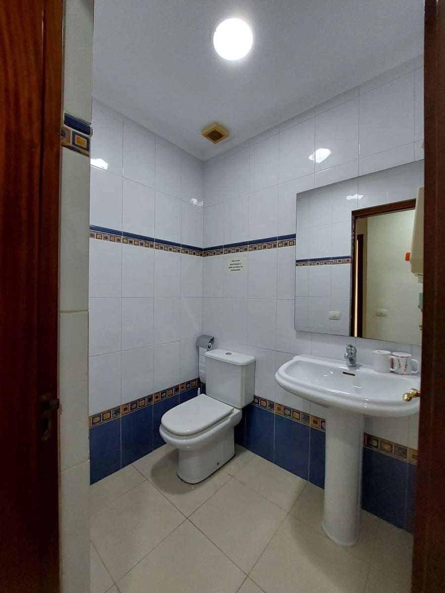 Office for rent in Las Palmas de Gran Canaria - € 225 (Ref: 7713949)