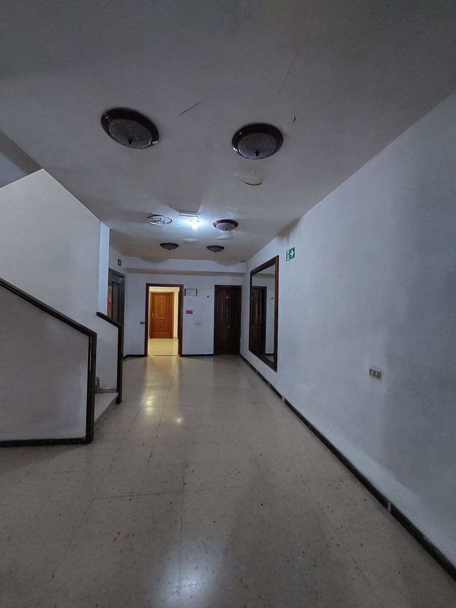 Office for rent in Las Palmas de Gran Canaria - € 225 (Ref: 7713949)
