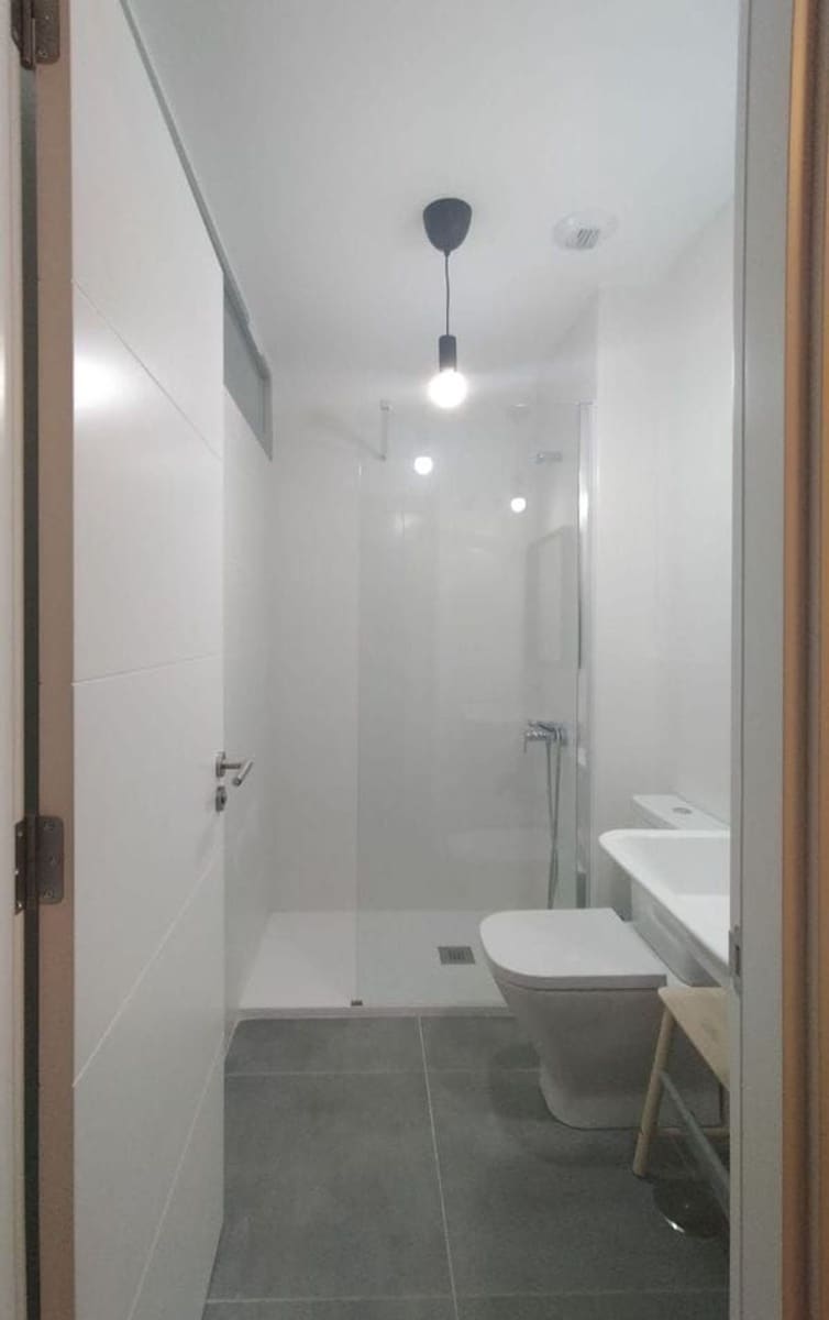 Lejlighed til leje i Las Palmas de Gran Canaria med garage - € 750 (Ref: 8082977)