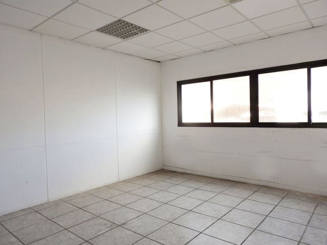 Office for rent in Isleta, Las Palmas de Gran Canaria - € 700 (Ref: 8125269)