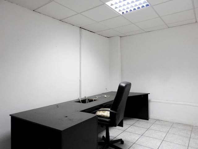 Office for rent in Isleta, Las Palmas de Gran Canaria - € 700 (Ref: 8125269)