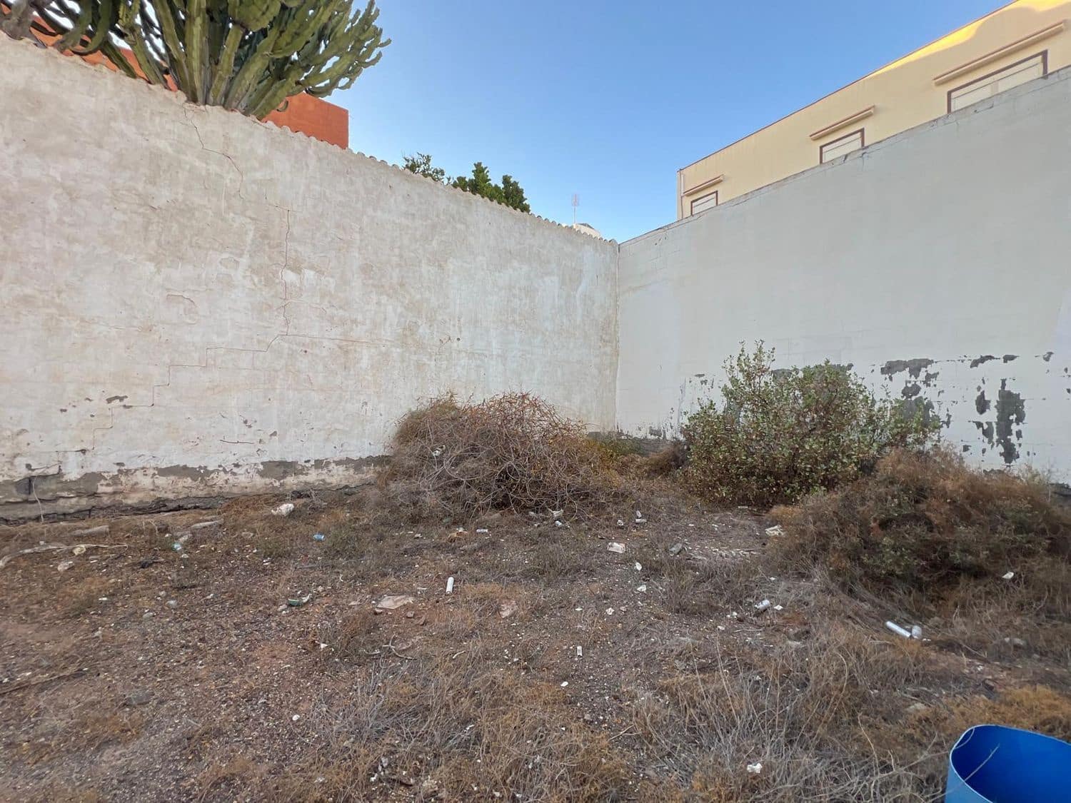 Grunde uden byggetilladelser til salg i Aguimes - € 110.000 (Ref: 8537983)