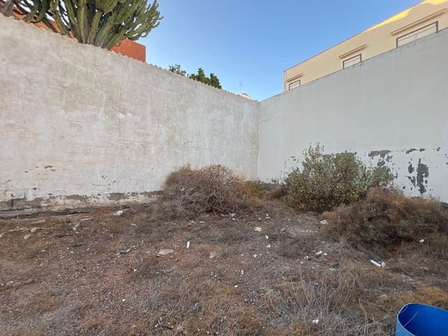 Grunde uden byggetilladelser til salg i Agüimes - € 110.000 (Ref: 8537983)