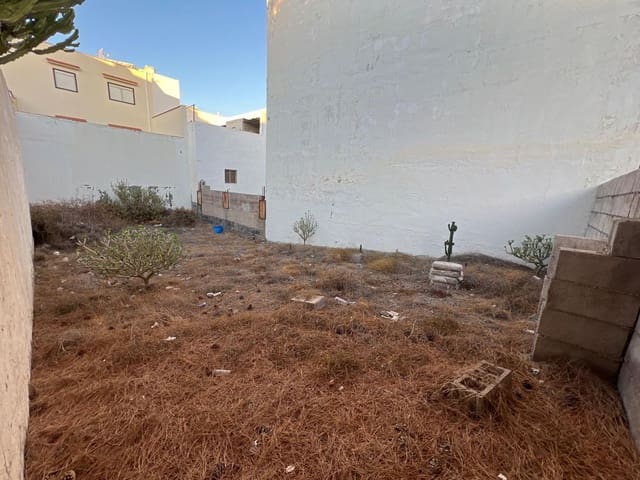 Grunde uden byggetilladelser til salg i Agüimes - € 110.000 (Ref: 8537983)