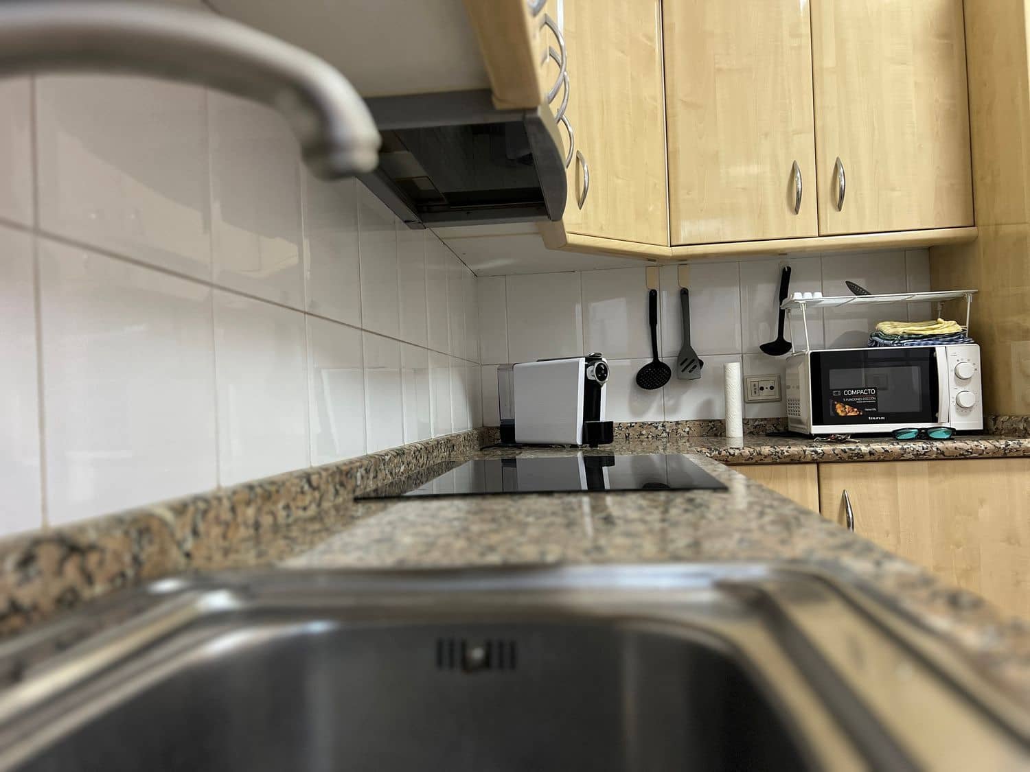 3 slaapkamer Appartement te huur in Las Palmas de Gran Canaria met garage - € 1.300 (Ref: 8677403)