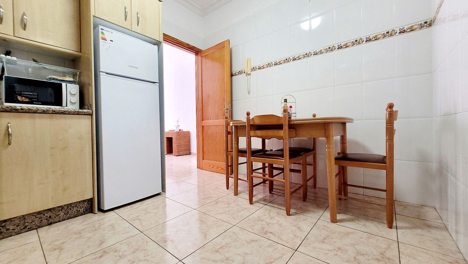 3 slaapkamer Appartement te huur in Las Palmas de Gran Canaria met garage - € 1.300 (Ref: 8677403)