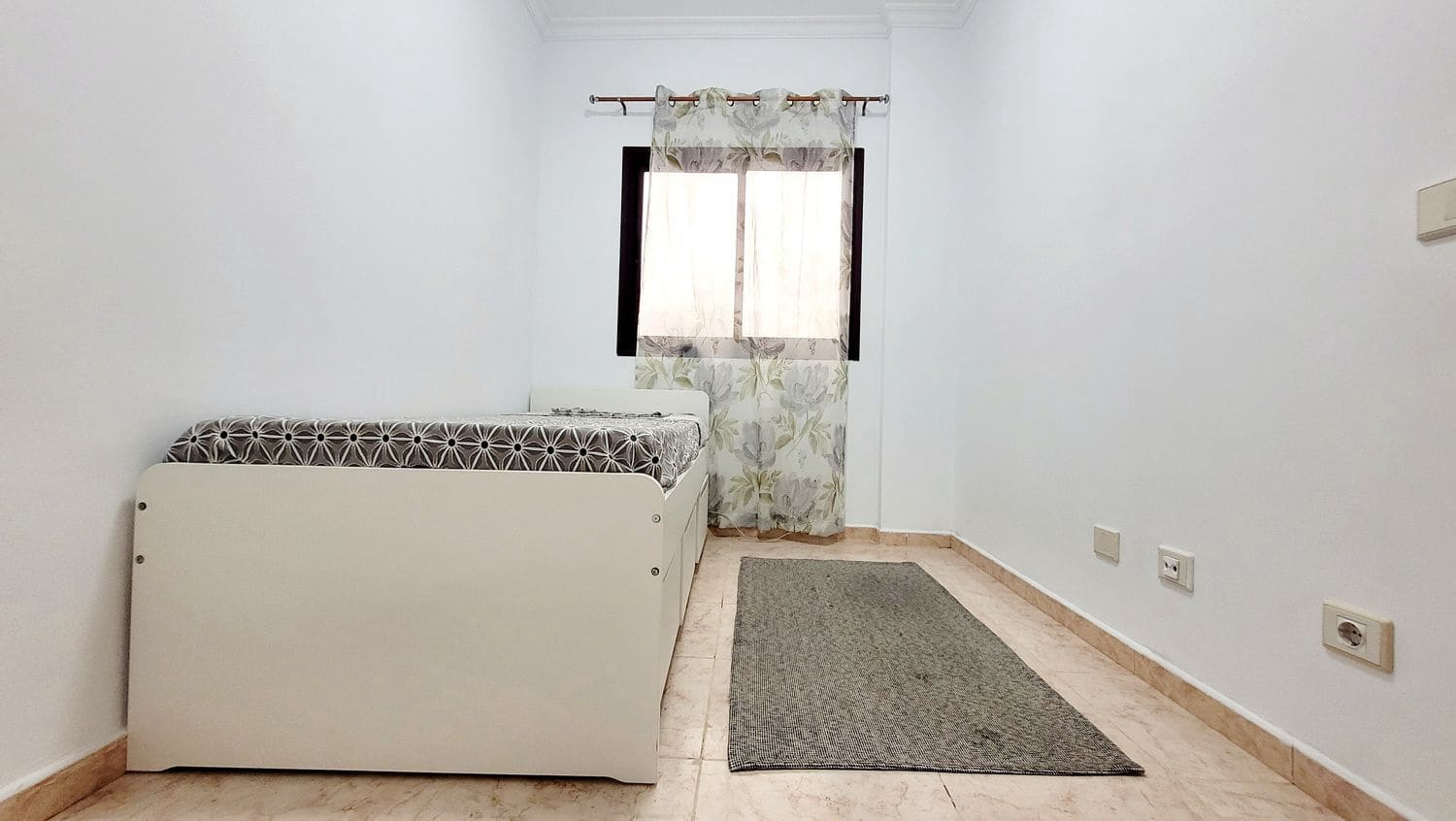 3 slaapkamer Appartement te huur in Las Palmas de Gran Canaria met garage - € 1.300 (Ref: 8677403)