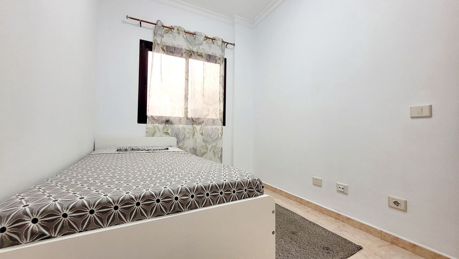 3 slaapkamer Appartement te huur in Las Palmas de Gran Canaria met garage - € 1.300 (Ref: 8677403)