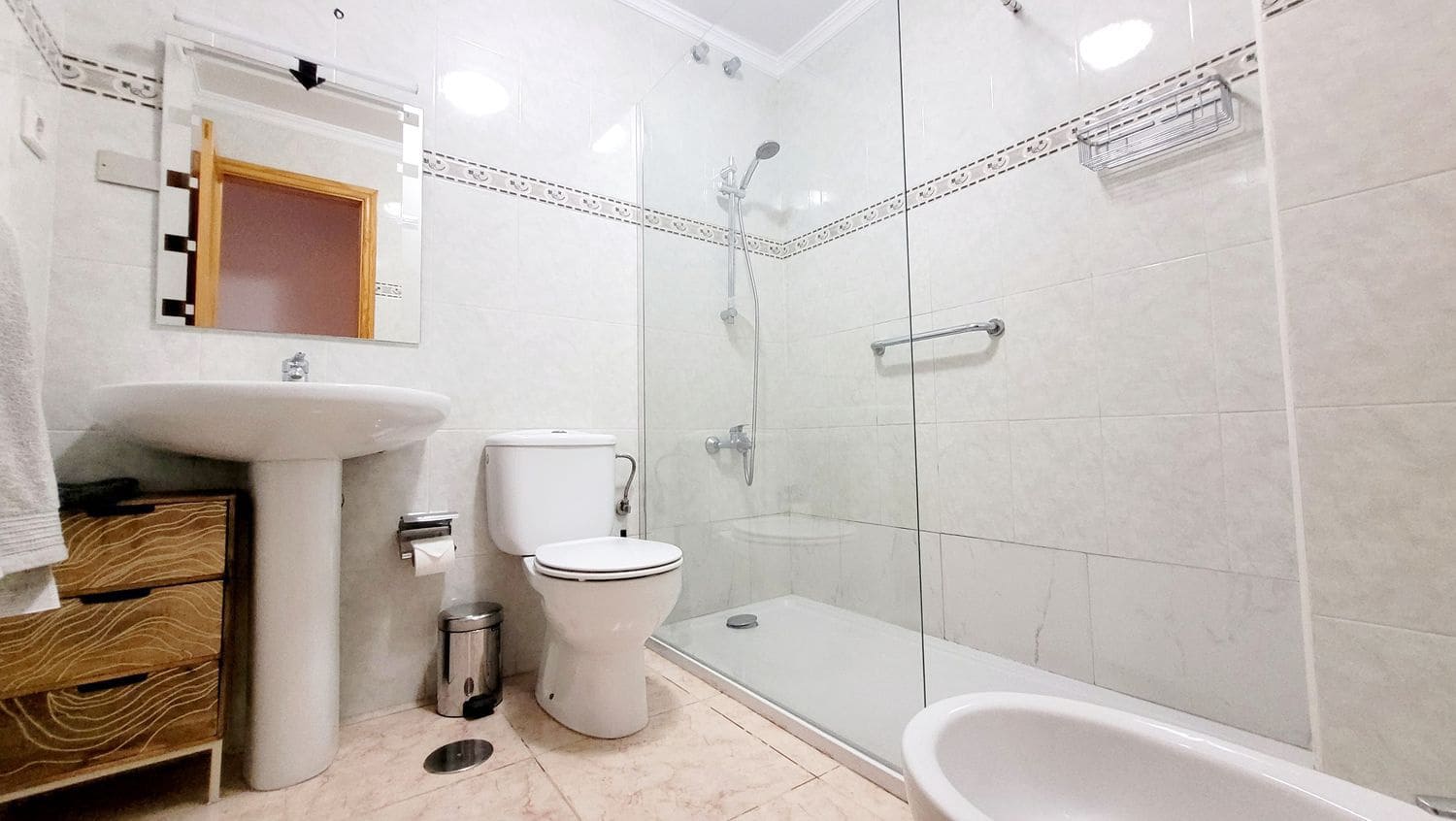 3 slaapkamer Appartement te huur in Las Palmas de Gran Canaria met garage - € 1.300 (Ref: 8677403)