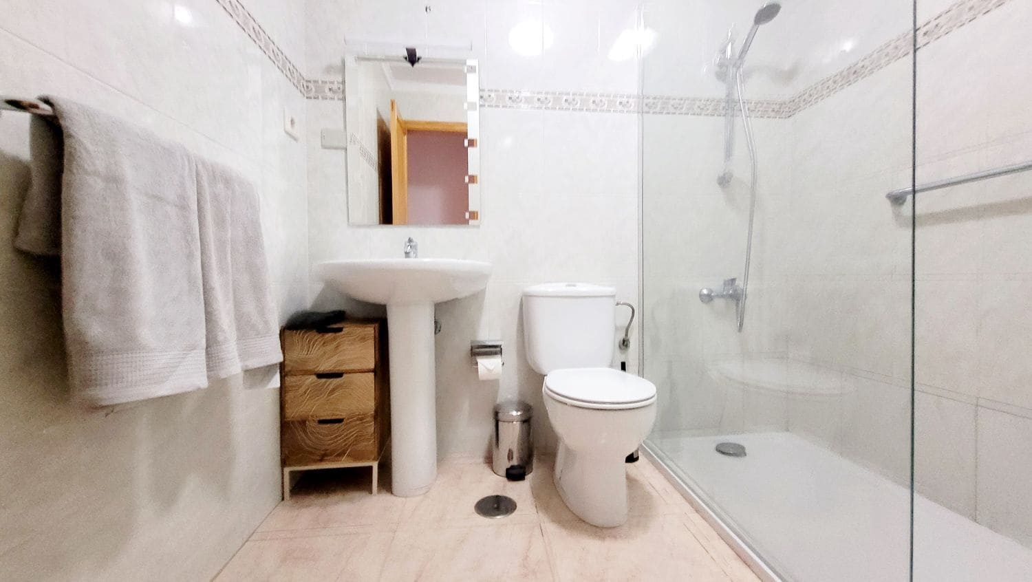3 slaapkamer Appartement te huur in Las Palmas de Gran Canaria met garage - € 1.300 (Ref: 8677403)