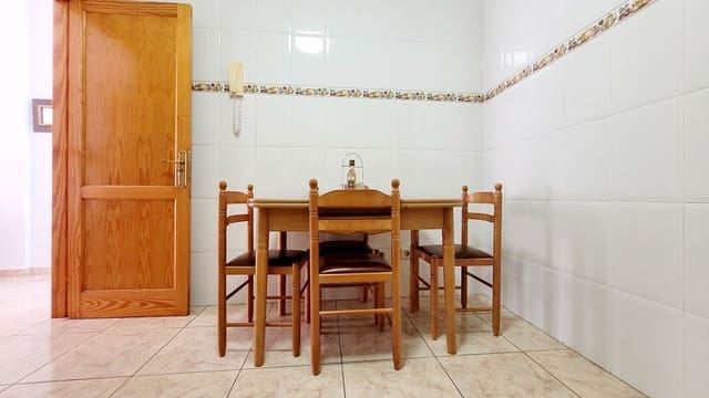 3 slaapkamer Appartement te huur in Guanarteme, Las Palmas de Gran Canaria met garage - € 1.300 (Ref: 8677403)
