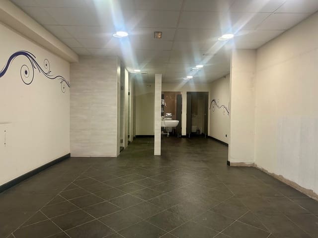 Commercial for sale in Triana, Las Palmas de Gran Canaria - € 495,000 (Ref: 8690906)