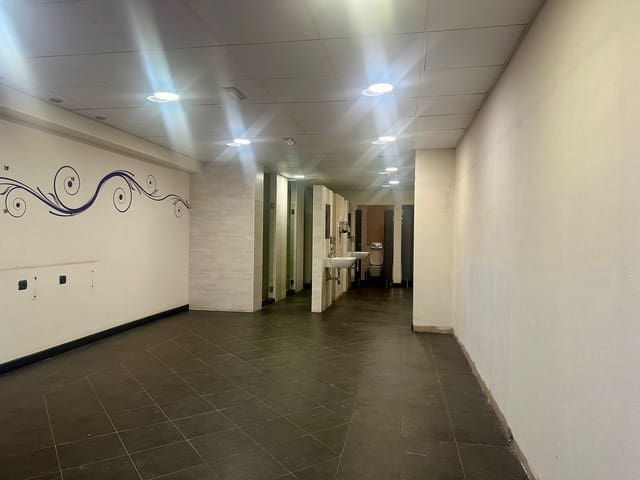 Commercial for sale in Triana, Las Palmas de Gran Canaria - € 495,000 (Ref: 8690906)