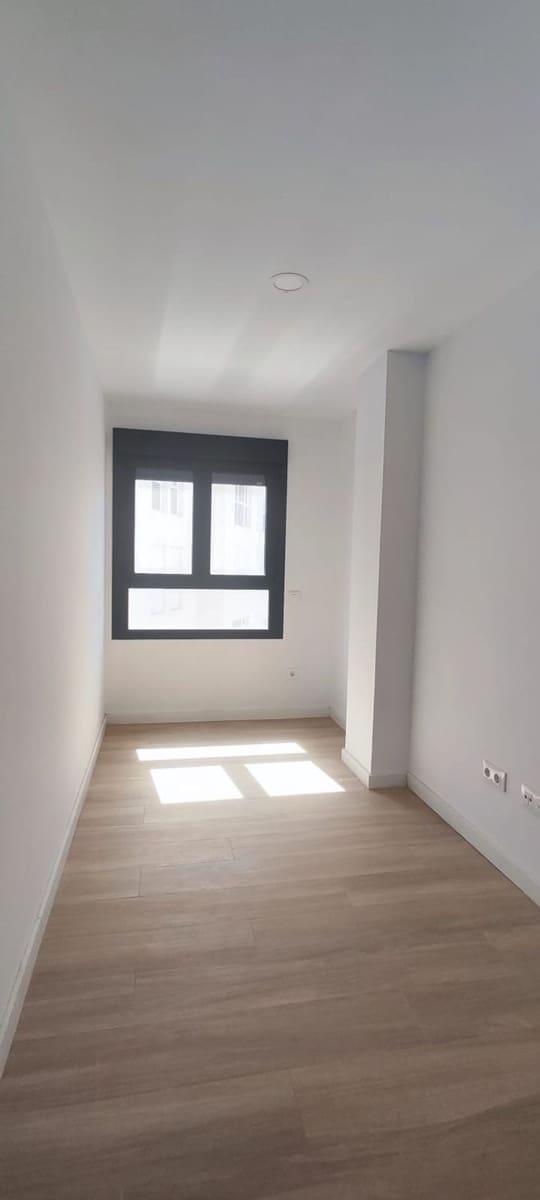 2 bedroom Apartment for rent in Las Palmas de Gran Canaria with garage - € 1,000 (Ref: 8696044)