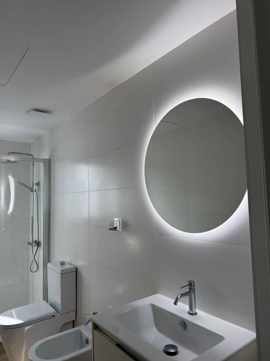 2 bedroom Apartment for rent in Las Palmas de Gran Canaria with garage - € 1,000 (Ref: 8696044)