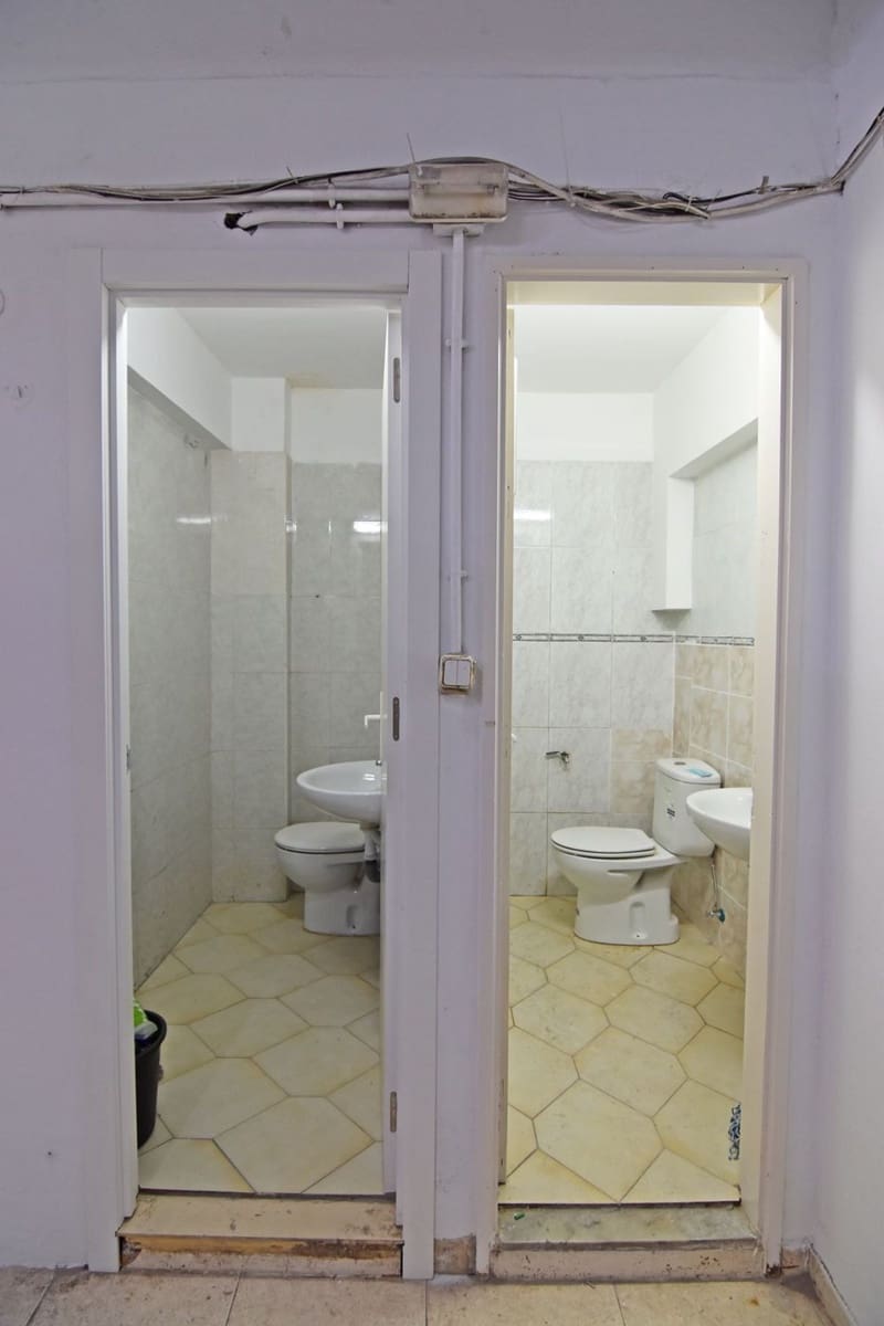 Commercial for sale in Las Palmas de Gran Canaria - € 188,100 (Ref: 8703491)