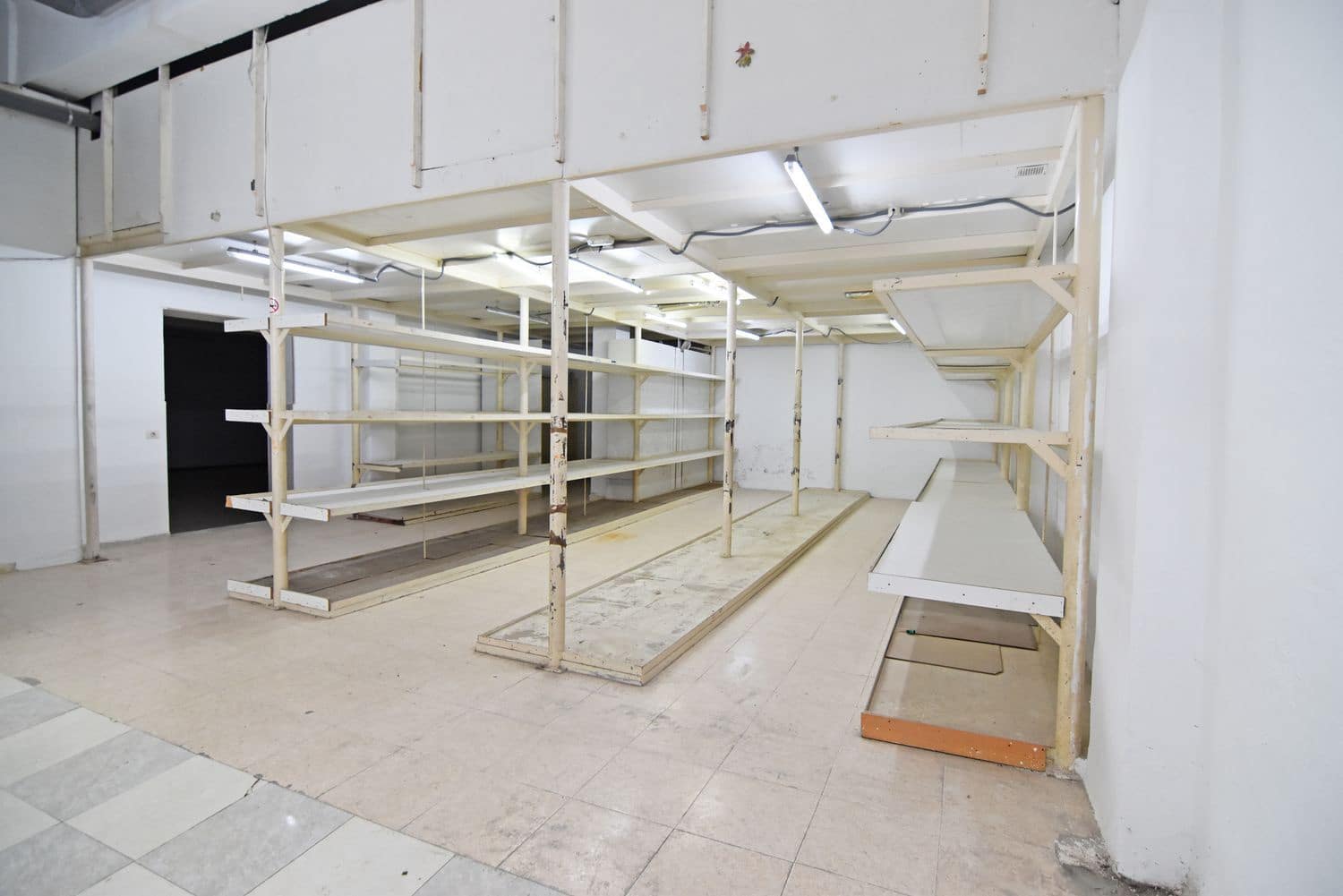 Commercial for sale in Las Palmas de Gran Canaria - € 188,100 (Ref: 8703491)