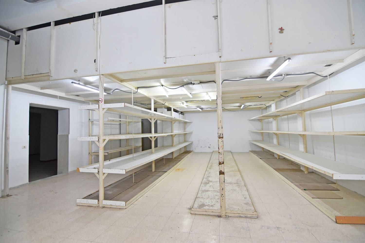 Commercial for sale in Las Palmas de Gran Canaria - € 188,100 (Ref: 8703491)